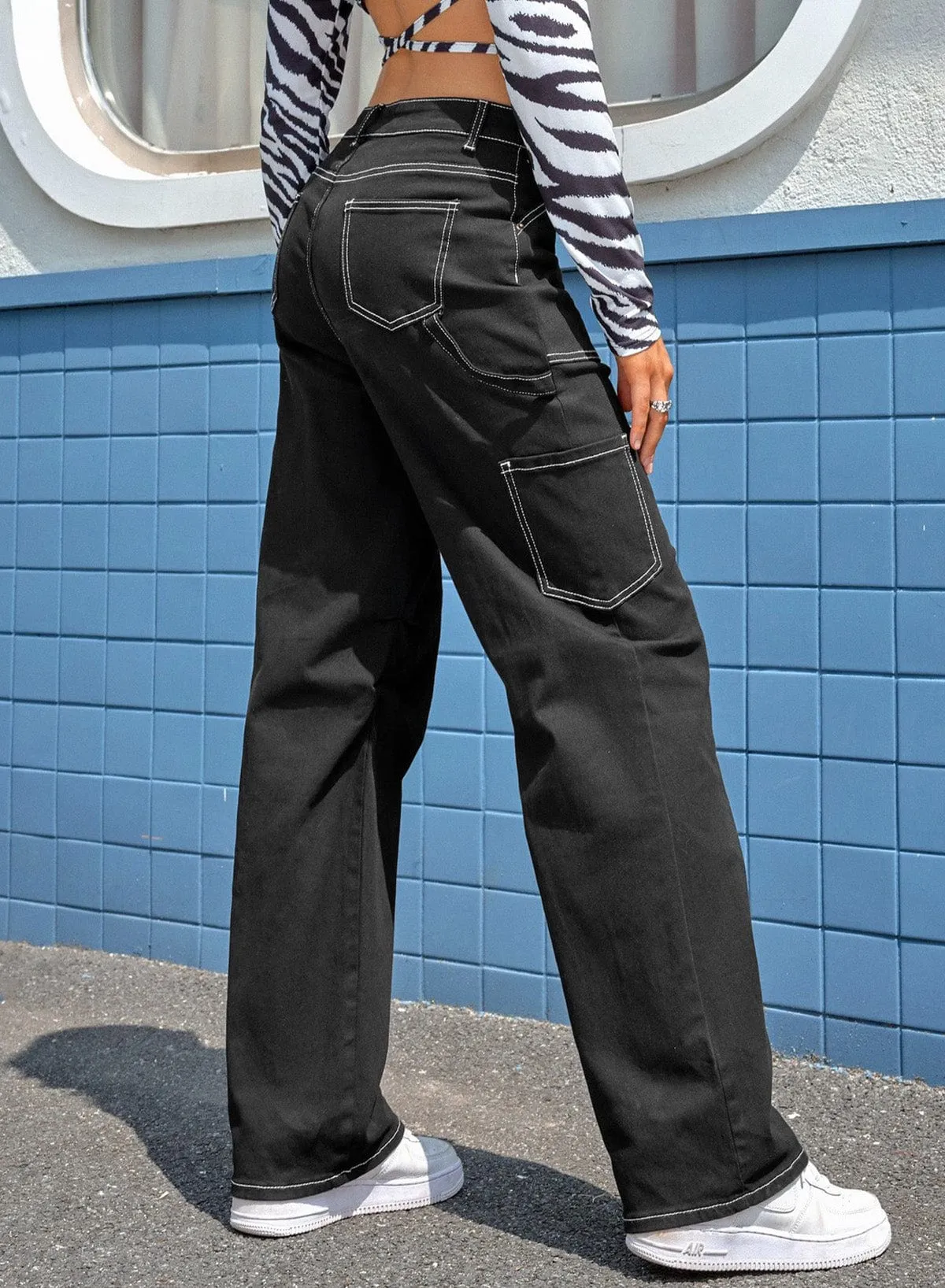 Black Cargo Pants: A Wardrobe Essential